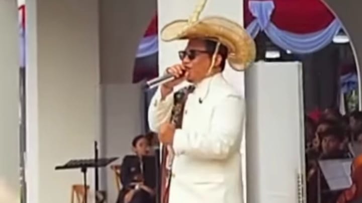 Makna Pakaian Adat NTT yang Dikenakan Grup Musik Wali di Istana Merdeka