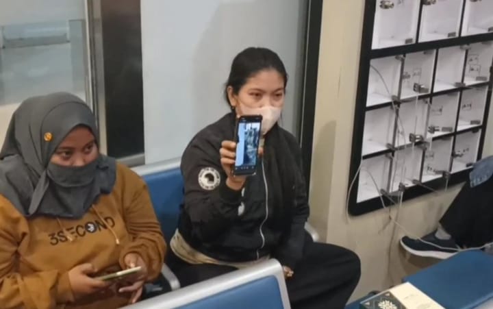 Tragedi KMP Mutiara Sentosa, Istri Korban Cari Keberadaan Suami
