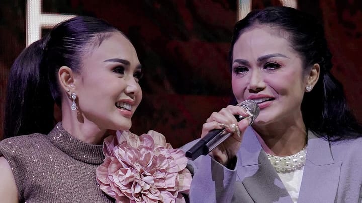 Kris Dayanti & Yuni Shara Turun Langsung Bantu Korban Gempa NTT