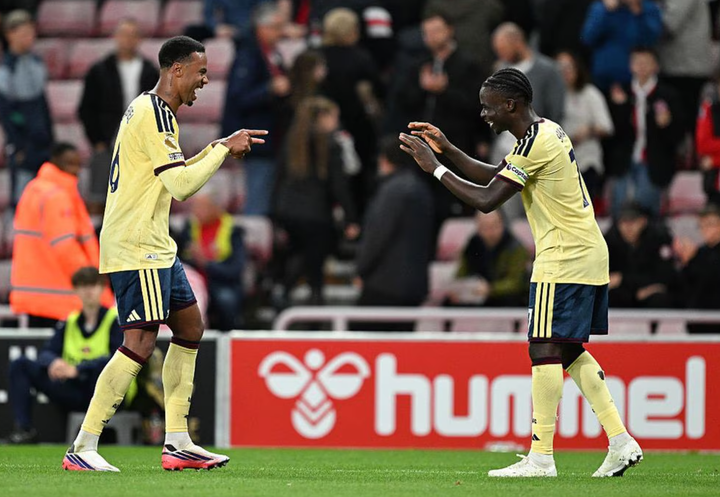 Penalti David Raya dan Gol Bruno Guimaraes Bawa The Gunners Menang 2-0
