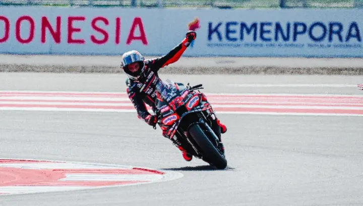 Marco Bezzecchi Juara MotoGP Mandalika, Aprilia Dominan
