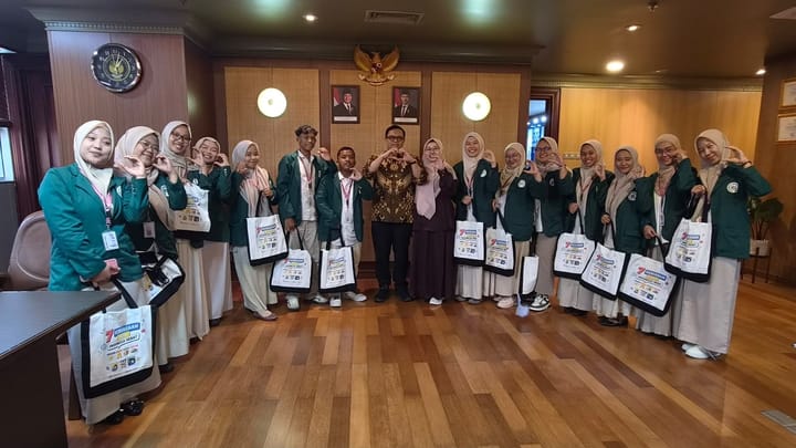 Mahasiswa PIAUD FTIK Universitas Cendekia Abditama mengikuti kegiatan benchmarking di PAUD KM 0.