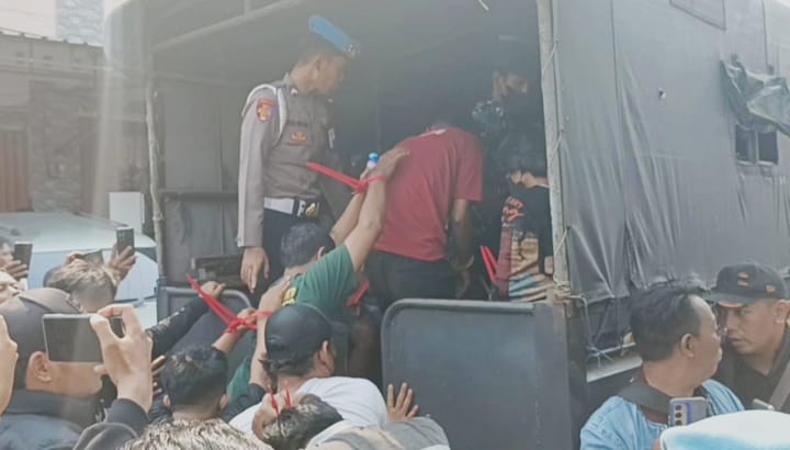 Gerebek Kampung Narkoba Jalan Kunti Surabaya, 15 Orang Positif Sabu Diamankan