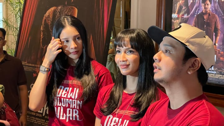 Cerita Unik Syuting 'Dewi Siluman Ular': Anya Geraldine Taklukkan Ular Pohon Bernama Albert