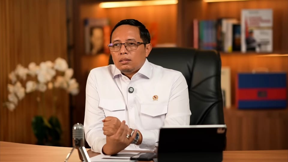 Hasan Nasbi: Kritik Pemerintah Boleh, Pemerintah Mengkritik Balik Juga Boleh