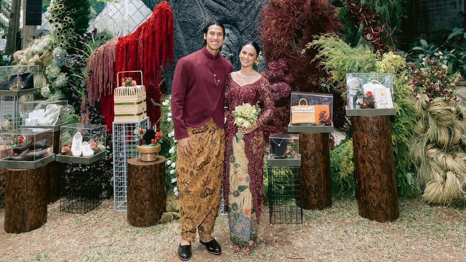 Hana Malasan dan Sean Gelael Resmi Bertunangan