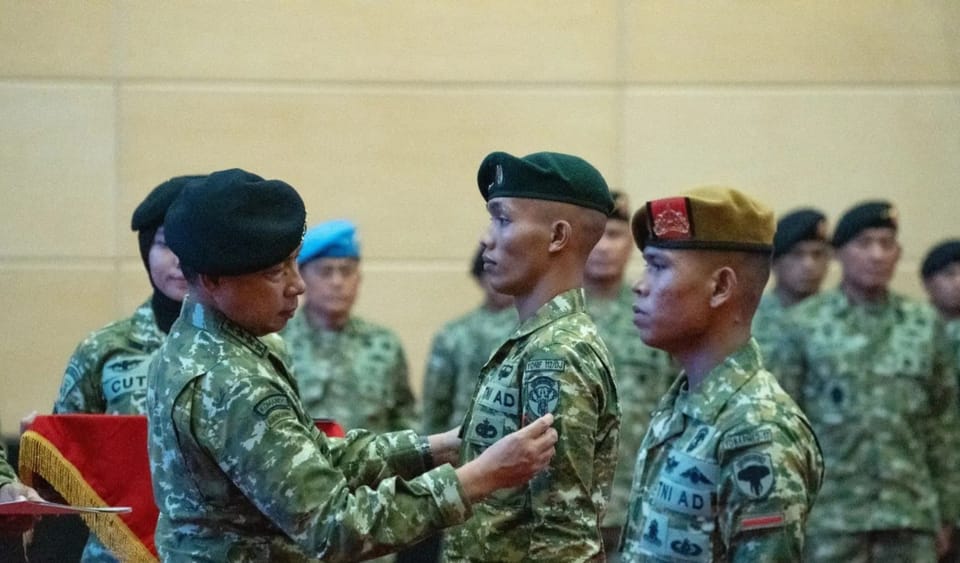 Dua Prajurit TNI Naik Pangkat Usai Turunkan Bendera Bulan Bintang di Baiturrahman