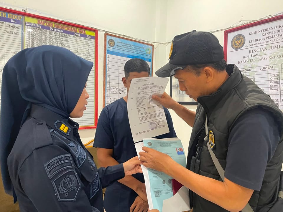 Bebas Usai 16 tahun di Lapas Surabaya, WNA Malaysia Dideportasi