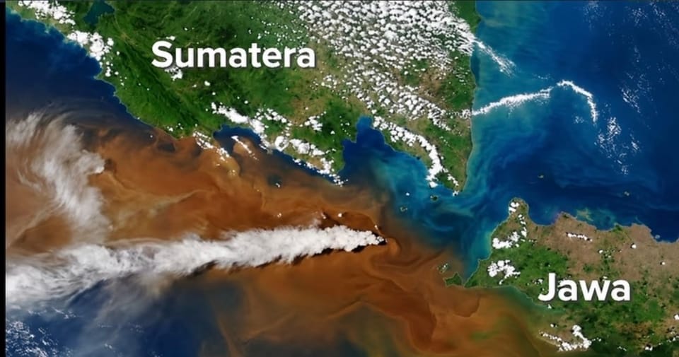 Angin ke Daratan, Kenapa Abu Anak Krakatau Malah Bergerak ke Laut?