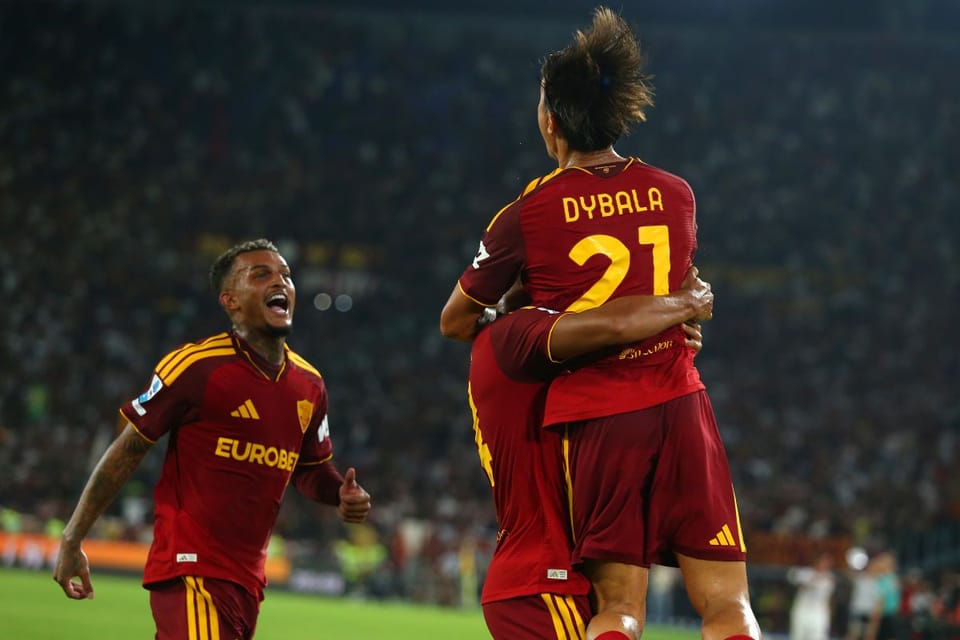 Donyell Malen Membara, Giallorossi Cukur Tuan Rumah 4-0 dan Puncaki Klasemen