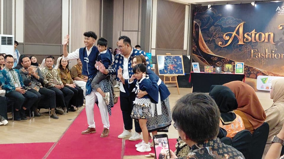 Bukan Sekadar Peragaan Busana, Hari Batik Nasional Jadi Ruang Anak Disabilitas untuk Berkarya